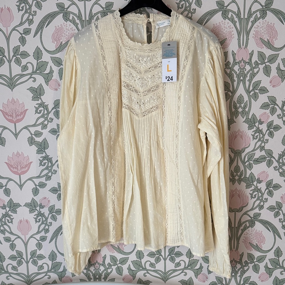 Cream Lace-Trim Long Sleeve Blouse